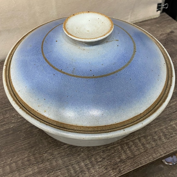 Vintage Pringle Pottery Casserole Dish with Lid - Picture 2 of 11